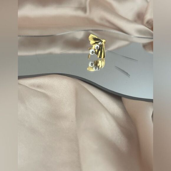 Golden Fan Pearl Ring – Modern Elegance - Picture 5 of 8